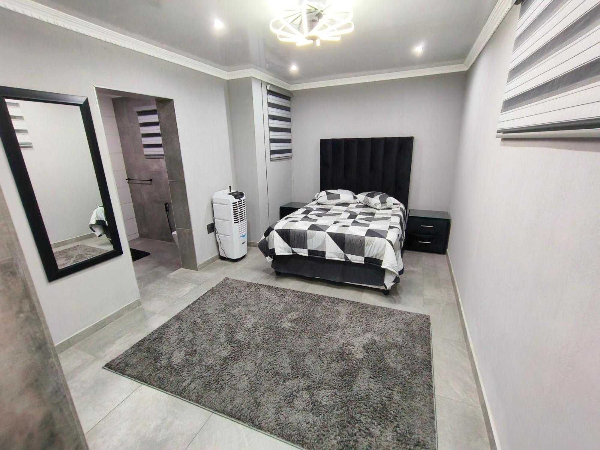Appartamento In Town Vaal Vereeniging Esterno foto